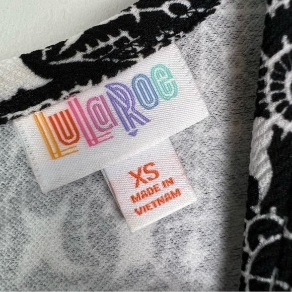 Lularoe Amelia Dress Womens size XS Flare Stretch Gorgeous White Black Pattern - Picture 5 of 9